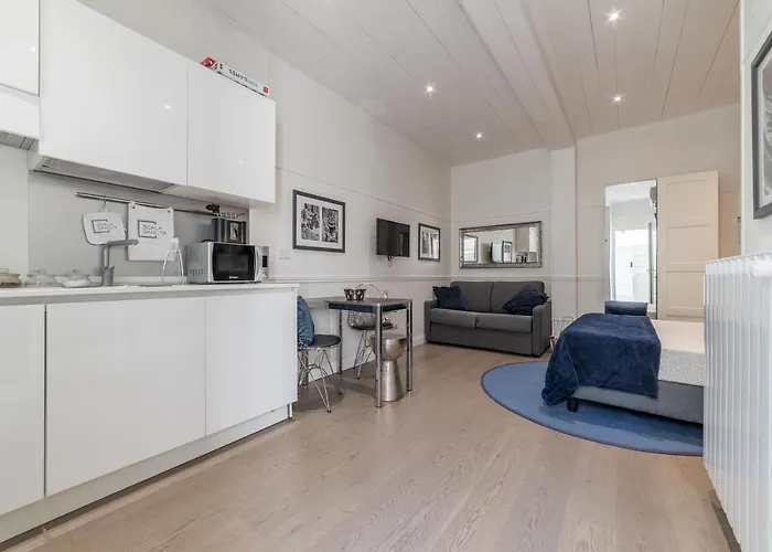Guesthost - Scala Santa & Laterano Open Space Apartment